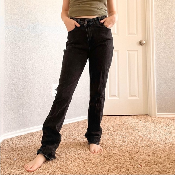 Abercrombie and Fitch Black 90s Ultra High Rise Jeans - Picture 6 of 10